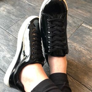 NWOT H&M black leather sneakers. Size 39.